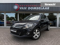 Volkswagen Tiguan - 2.0 TSI Sport Style 4motion R-line Edition - Automaat Trekhaak Pano Cruise