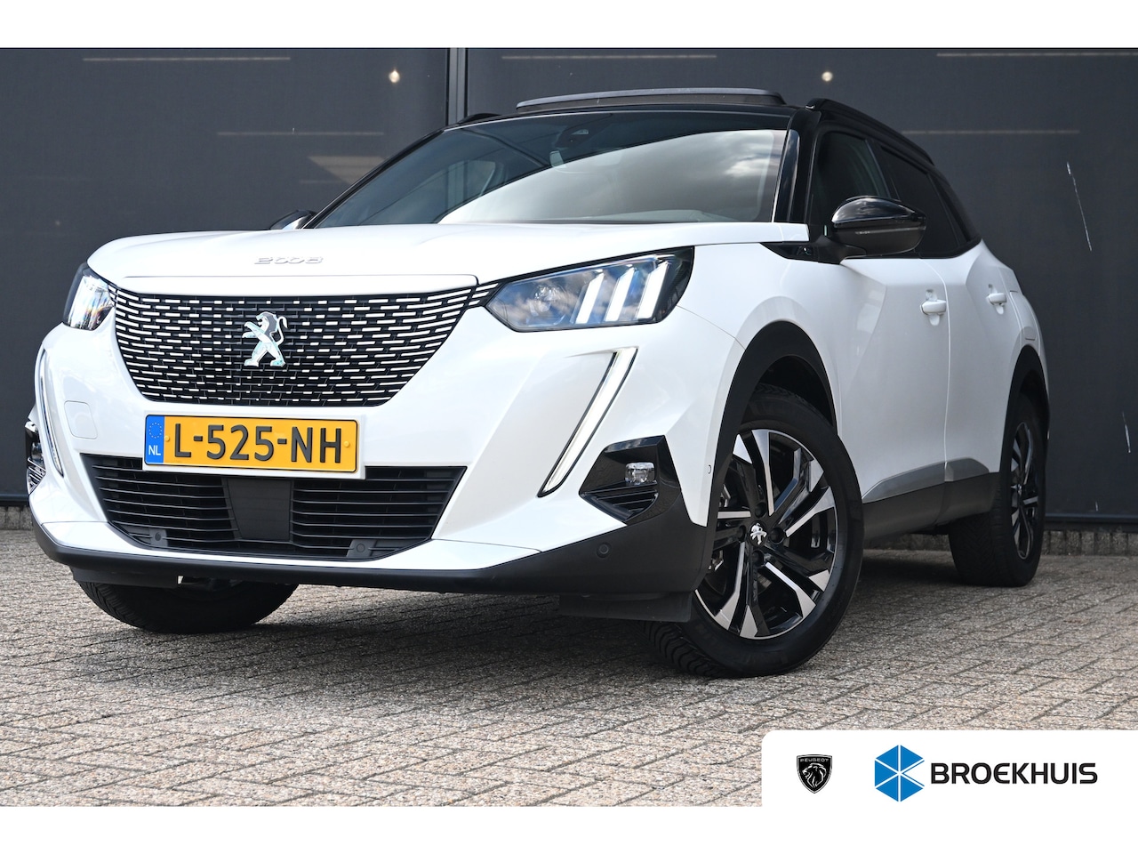 Peugeot e-2008 - EV GT 50 kWh | Schuif-/Kanteldak | Adaptive Cruise | Navigatie | Achteruitrijcamera | Clim - AutoWereld.nl