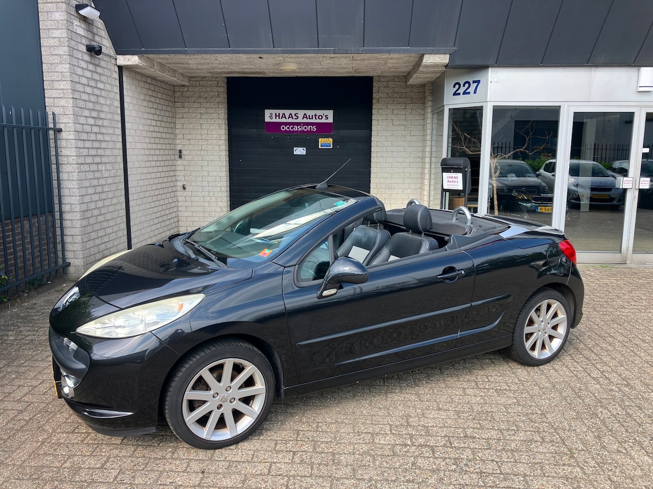 Peugeot 207 CC - 1.6 VTi Roland Garros / LEES TEKST / LEDER / ALU VELGEN / AIRCO ACC KOUD - AutoWereld.nl