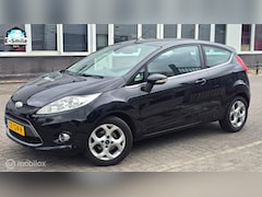 Ford Fiesta - 1.25 Ghia/Airco/StoelVerwarming/MultiStuur
