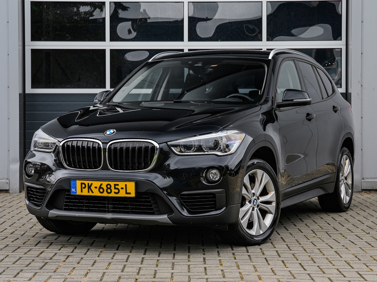 BMW X1 - SDrive18i Executive | Automaat | Full LED | Navi | Climate control | Cruise control | PDC - AutoWereld.nl