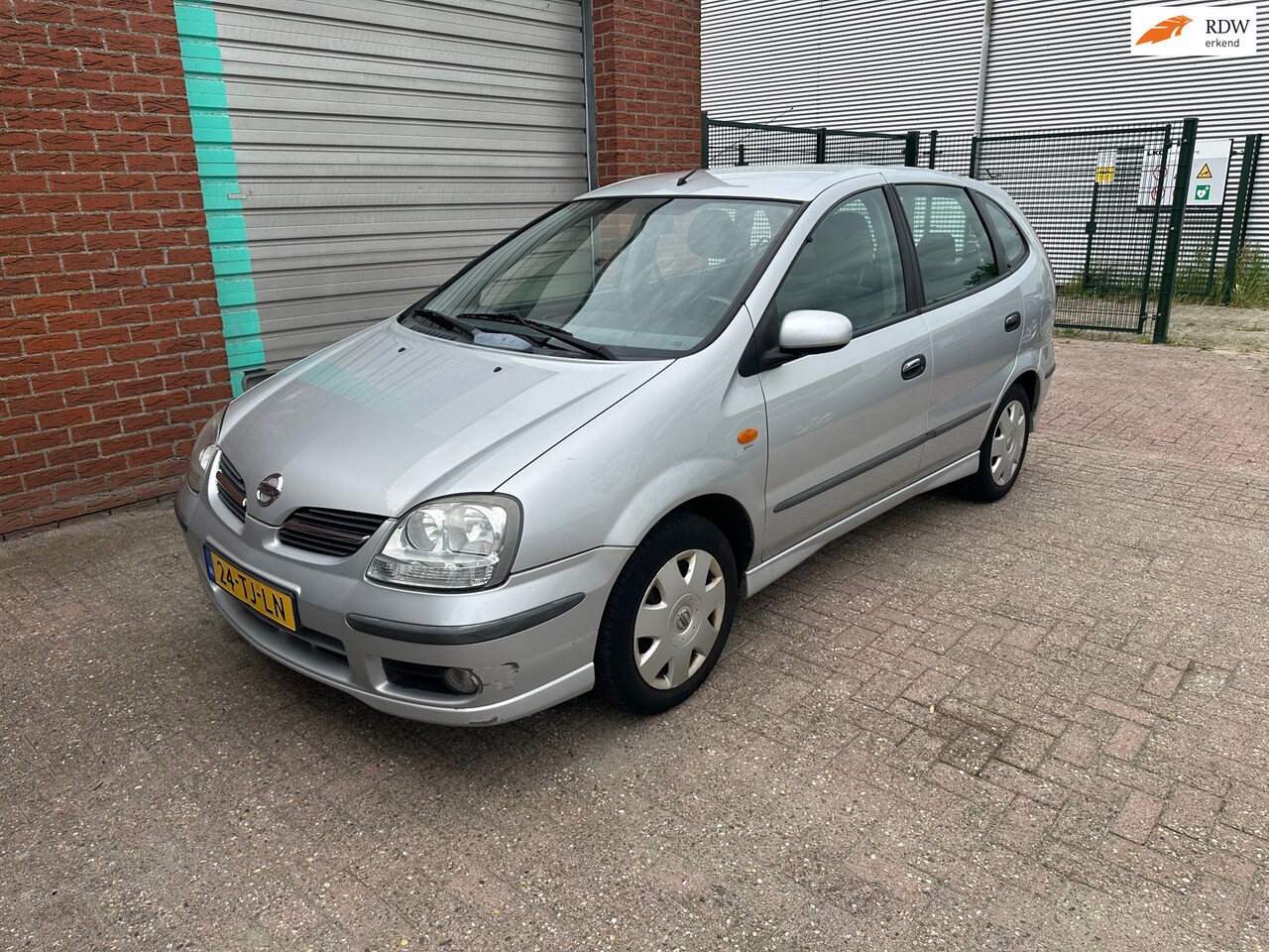 Nissan Almera Tino - 1.8 Acenta Airco! Bj:2006 - AutoWereld.nl