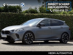 BMW 1-serie - M135 xDrive | Frozen Pure Grey | Panorama | Harman/Kardon | 19'' | Elek. Stoelverst. | Cam