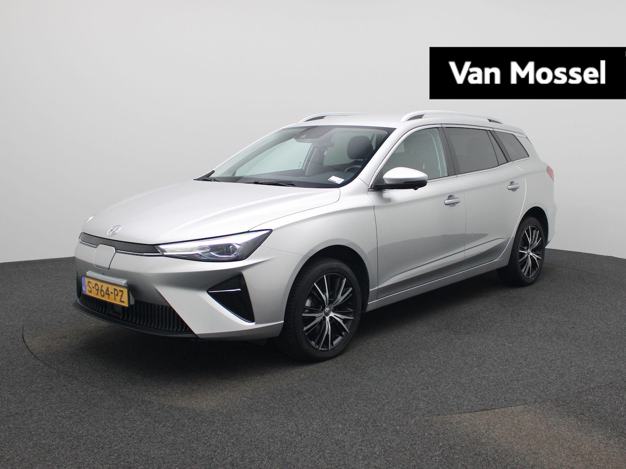 MG MG5 - Long Range Luxury 61 kWh | Navi | Leder | CarPlay | Led Koplampen | Stoelverwarming | 360 - AutoWereld.nl