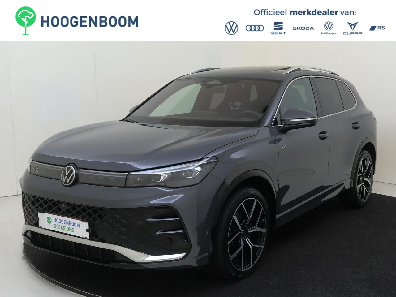 Volkswagen Tiguan - 1.5 eTSI R-Line Business | Panoramadak | Head-up display | 360 camera | Harman/Kardon | Ke - AutoWereld.nl