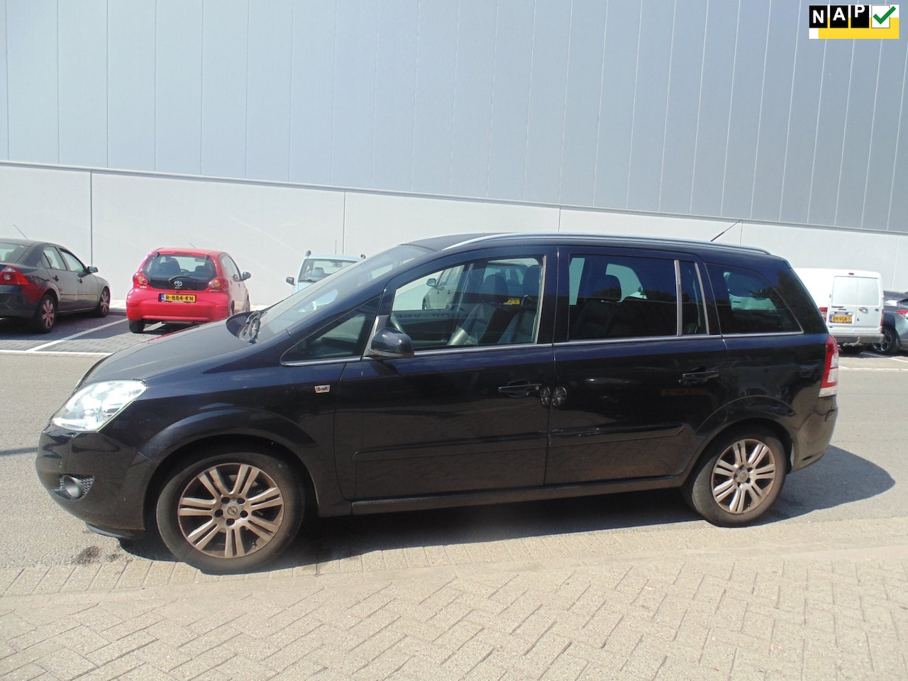 Opel Zafira - 1.8 Executive MET AIRCO NAVI LEER TREKHAAK - AutoWereld.nl