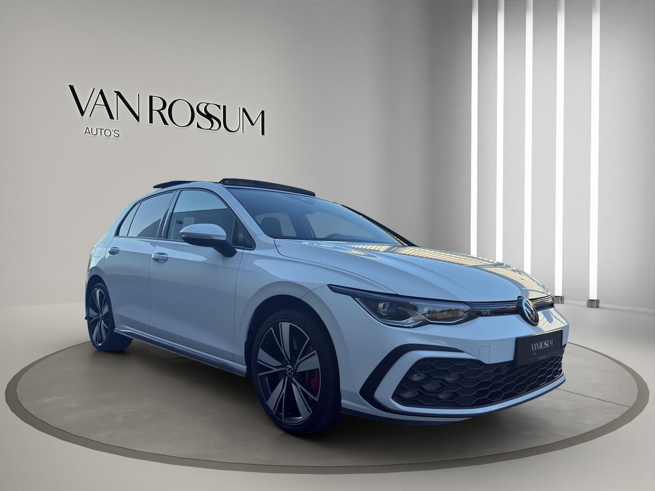 Volkswagen Golf - 1.4 eHybrid GTE Pano | Sfeer | Matrix-Led | Camera | Stoelverw | Led mistlampen | Carplay - AutoWereld.nl