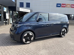 Volkswagen ID. Buzz - Pro 77kWh grote accu, zeer luxe uitgevoerd, deels leer, uniek kleuren combinatie binnen me