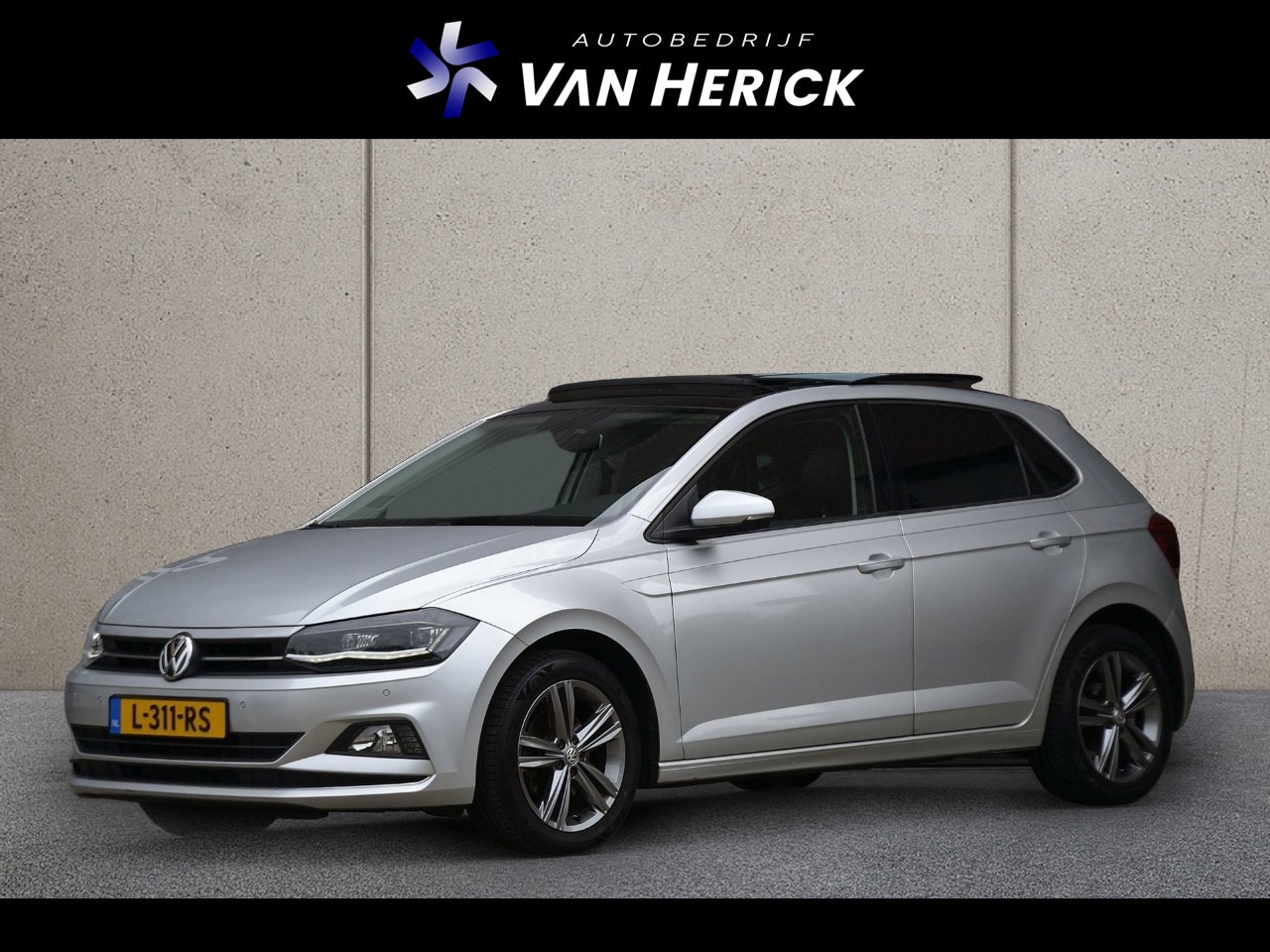 Volkswagen Polo - 1.0 TSI Highline Business R-Line Automaat | Panoramadak | Navigatie | LED Koplampen - AutoWereld.nl