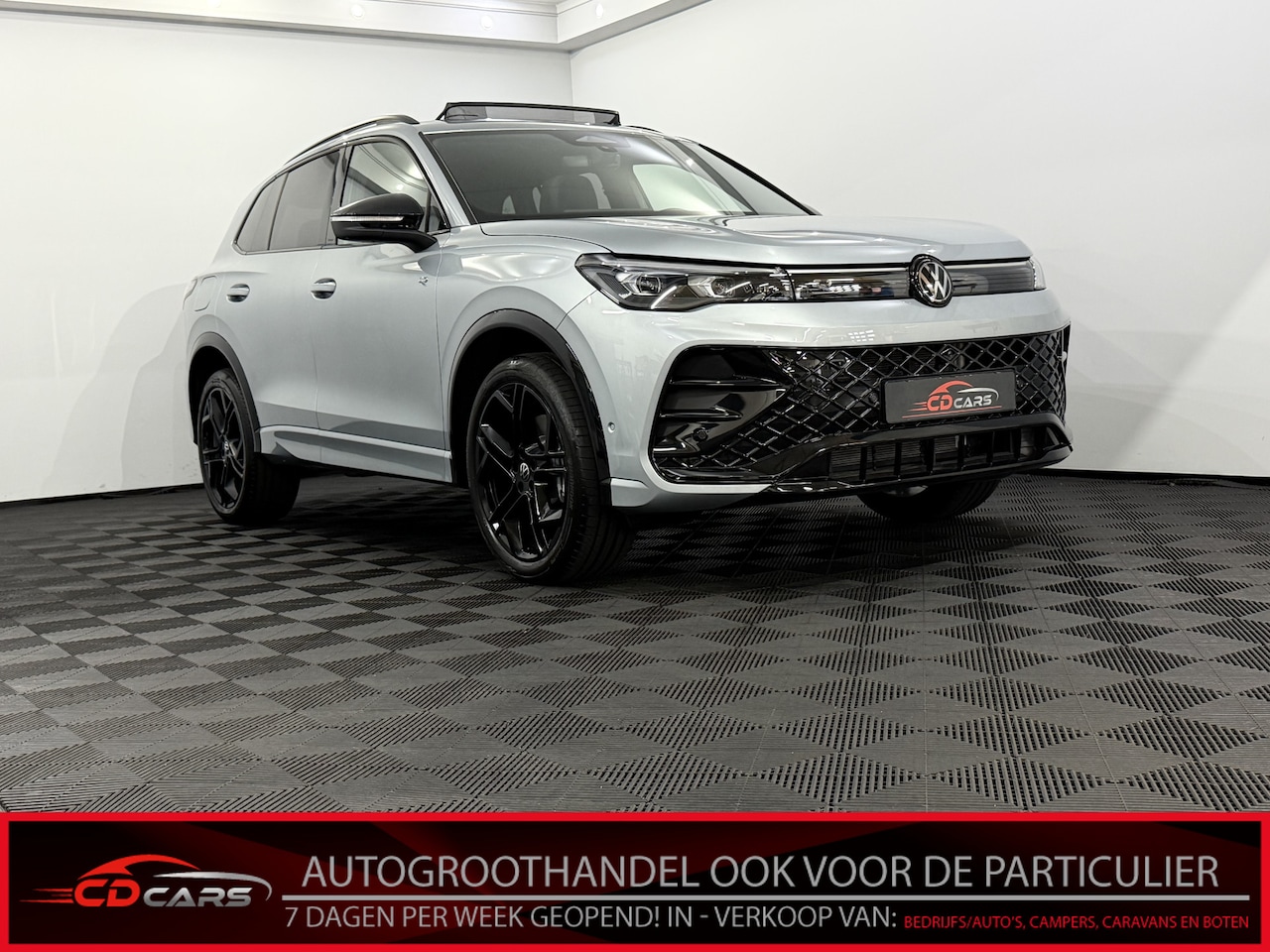 Volkswagen Tiguan - 1.5 eHybrid R-Line Edition Plug-in Panoramadak, 360 Camera, Trekhaak, Leder, Head-up displ - AutoWereld.nl
