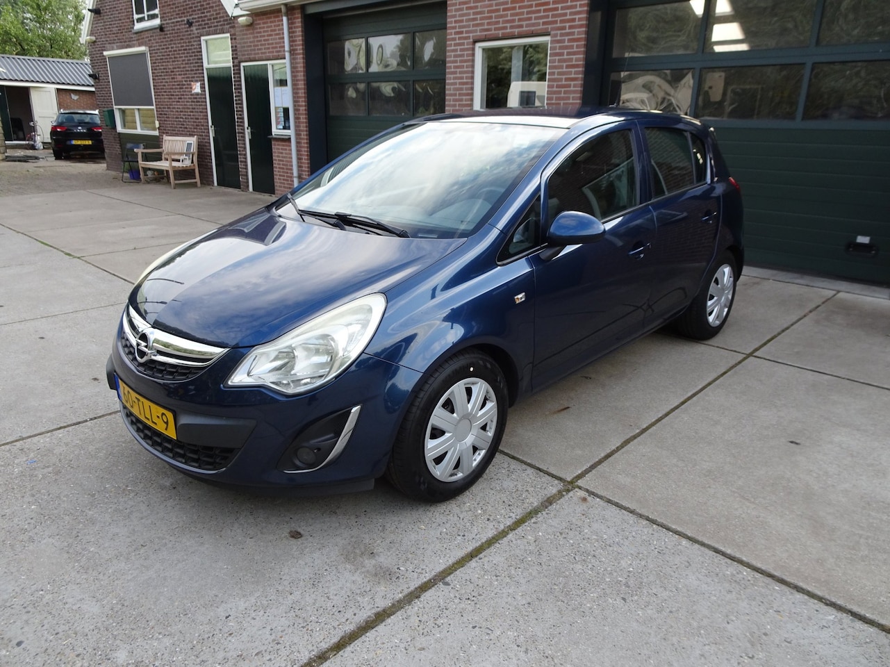 Opel Corsa - 1.4-16V Anniversary Edition 1.4-16V Anniversary Edition - AutoWereld.nl