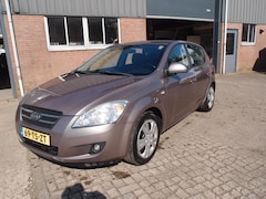 Kia Cee'd - Cee D 1.4 CVVT 5D HB ISG X " Export Auto "
