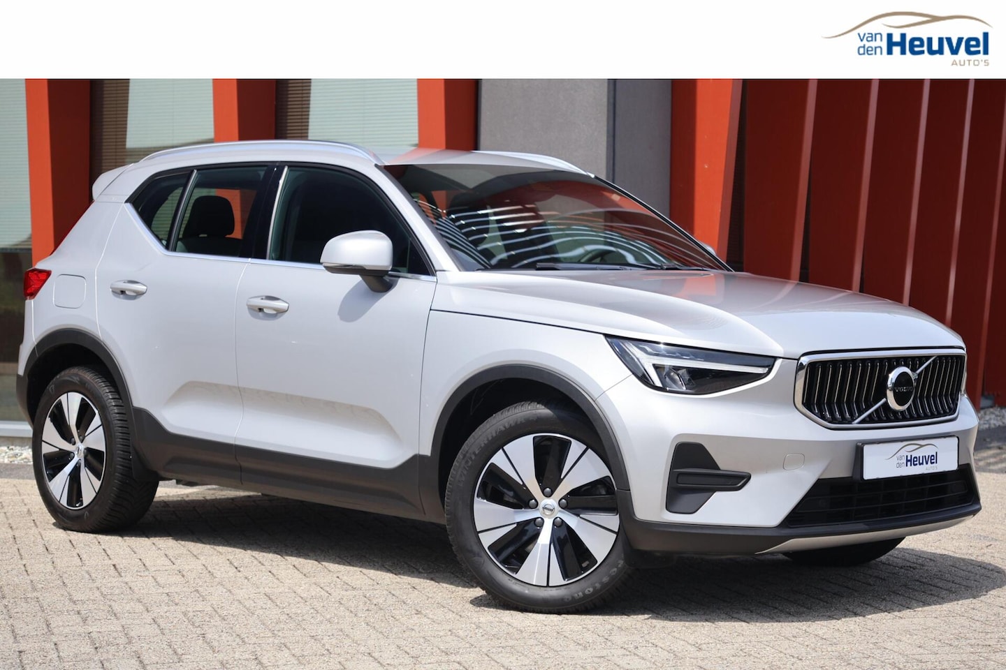 Volvo XC40 - T4 Recharge Core Bright | Stoelverwarming | Trekhaak | Parkeercamera | Keyless - AutoWereld.nl