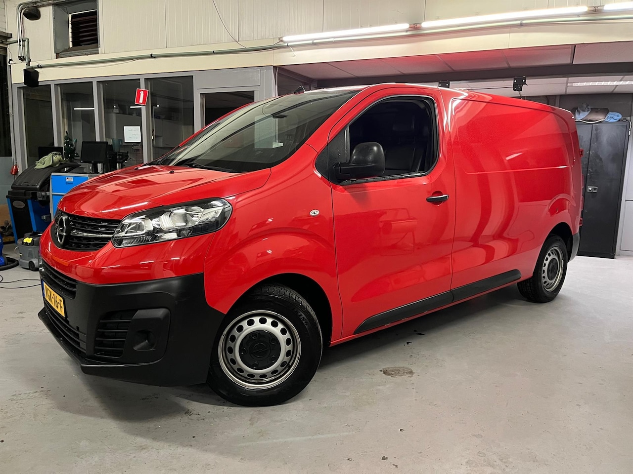 Opel Vivaro - GB 2.0 Diesel 122pk L2H1 S/S verh. laadv. Edition - AutoWereld.nl