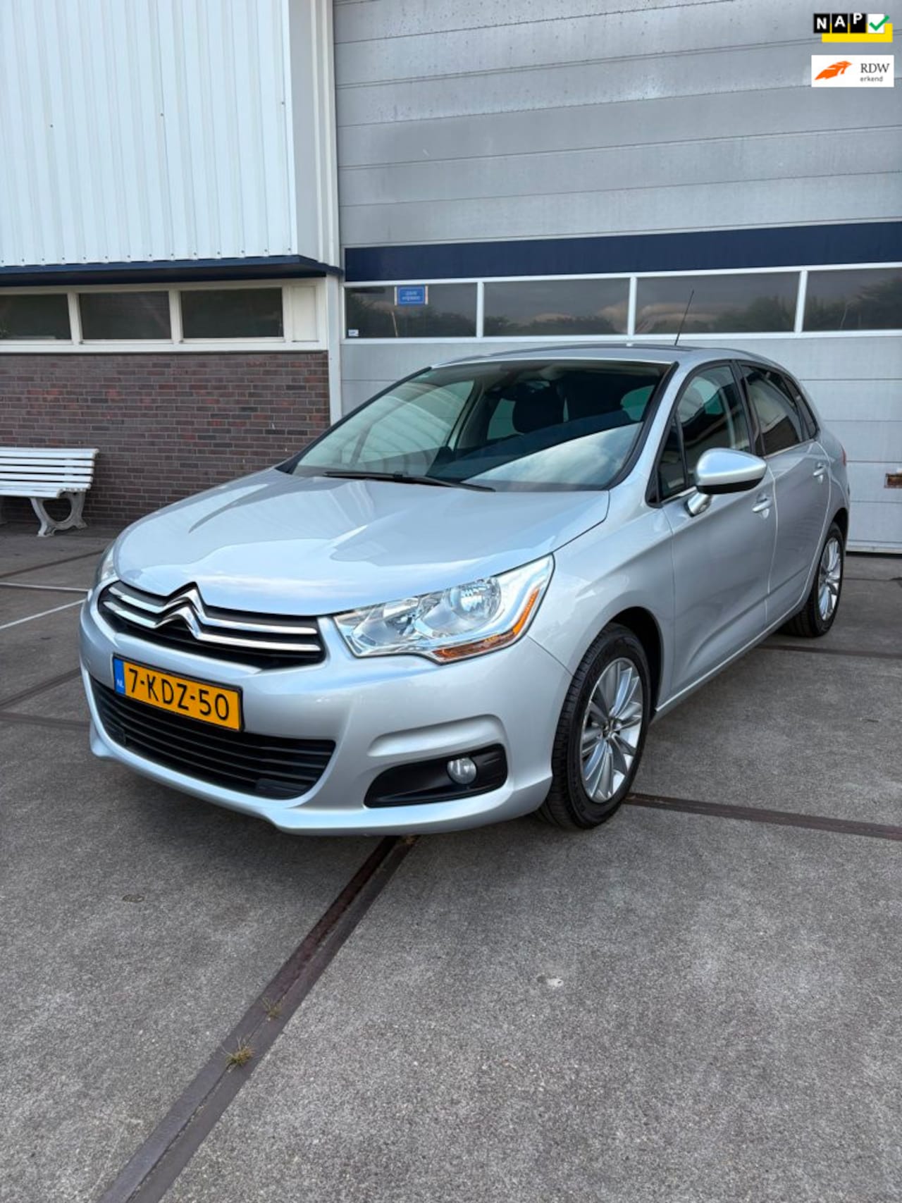 Citroën C4 - 1.6 VTi Collection 1.6 VTi Collection - AutoWereld.nl