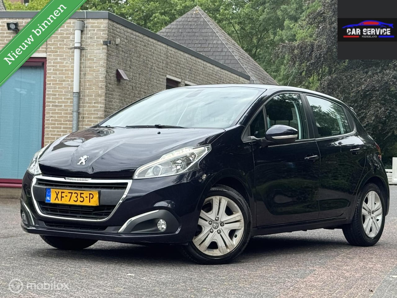 Peugeot 208 - 1.2 PureTech Signature/NAP/APK/PDC/NAVI/CARPLAY/ - AutoWereld.nl