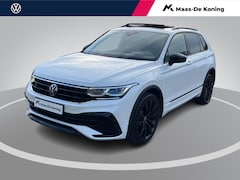 Volkswagen Tiguan - 1.4TSIeHybrid 180kW/245PK R-Line Black Style DSG · Panoramadak · Trekhaak · Camera + Parke