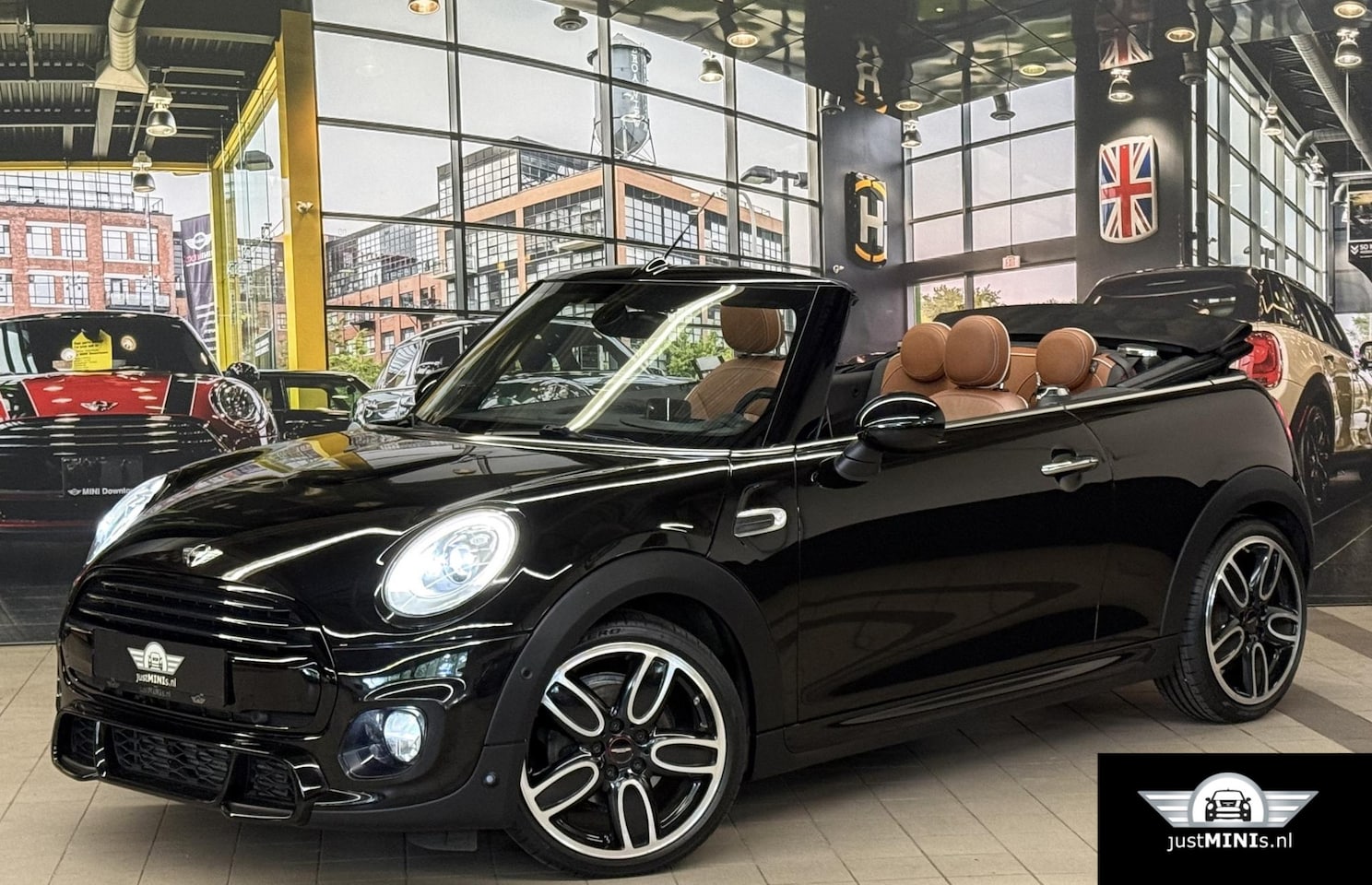 MINI Cabrio - COOPER 1.5 JCW AUT LEDER LED CAMERA KEYLESS - AutoWereld.nl