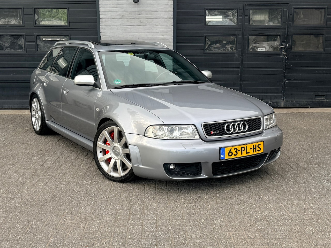 Audi A4 Avant - 2.7 V6 quattro RS4 2.7 V6 quattro RS 4, Schuurvonst! Compleet dealer onderhouden - AutoWereld.nl