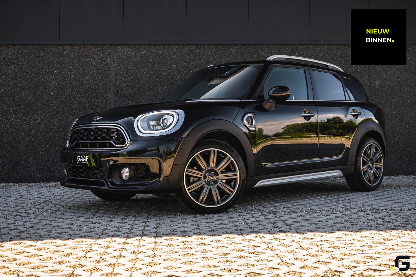 MINI Countryman - 2.0 Cooper S JCW Chili | Panoramadak | Navi Prof | 19" MINI Yours - AutoWereld.nl