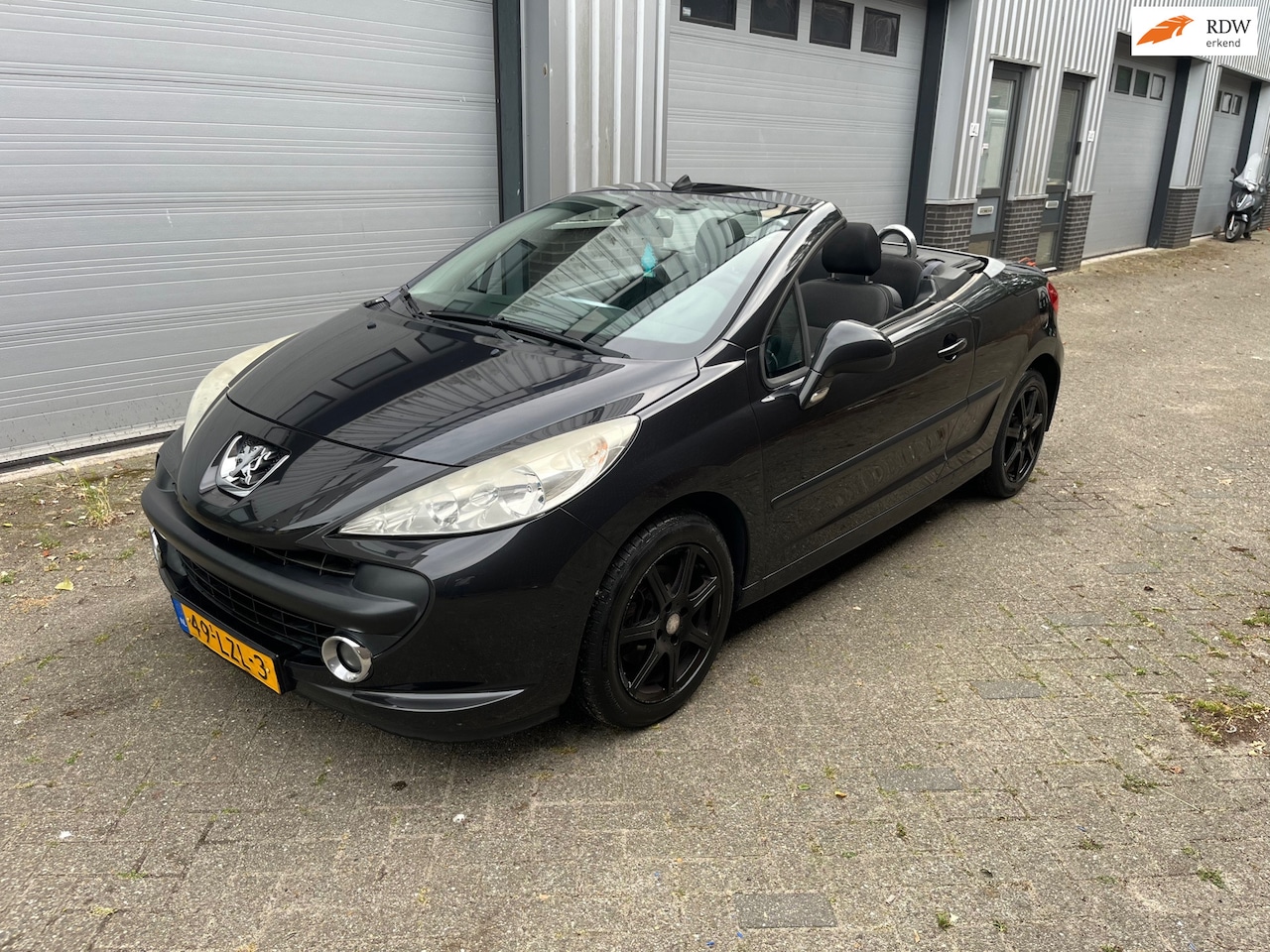 Peugeot 207 CC - 1.6 VTi! Airco! 166DKM! Scherm radio! Boekjes - AutoWereld.nl