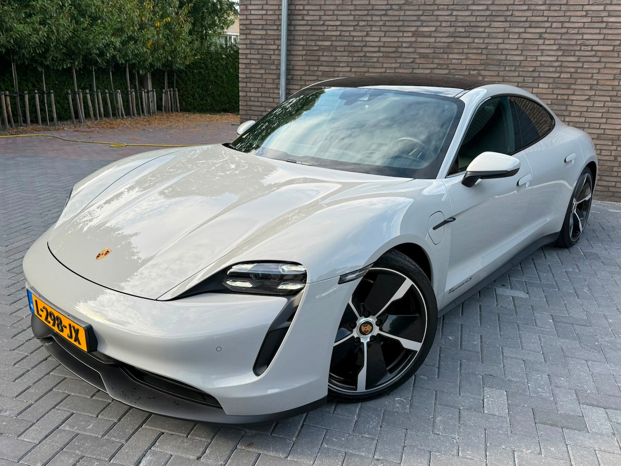 Porsche Taycan - 4S Performance 84 kWh 4S Performance 84 kWh, KRIJTGRIJS, BTW, SOH 89%, Dealer Onderh, Luchtvering, Glas dak,Bose - AutoWereld.nl