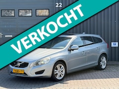 Volvo V60 - 2.4 D6 AWD Plug-In Hybrid Summum|Opendak|Cam|Leder|Trekhaak|Dealer Onderhouden