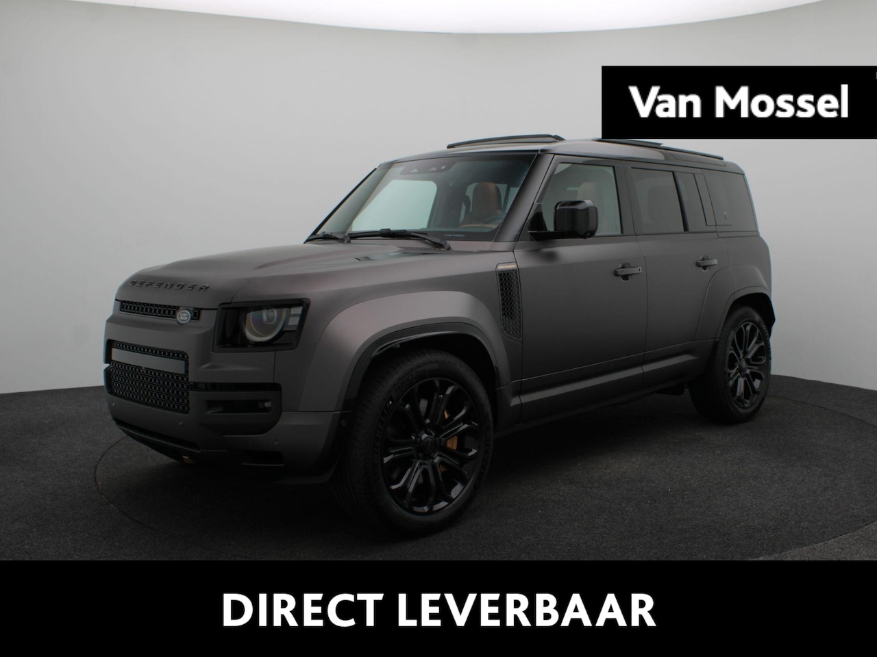 Land Rover Defender 110 - 4.4 P635 110 Octa | Matte Protective Film | Chopped Carbon Fibre Exterior Pack | - AutoWereld.nl