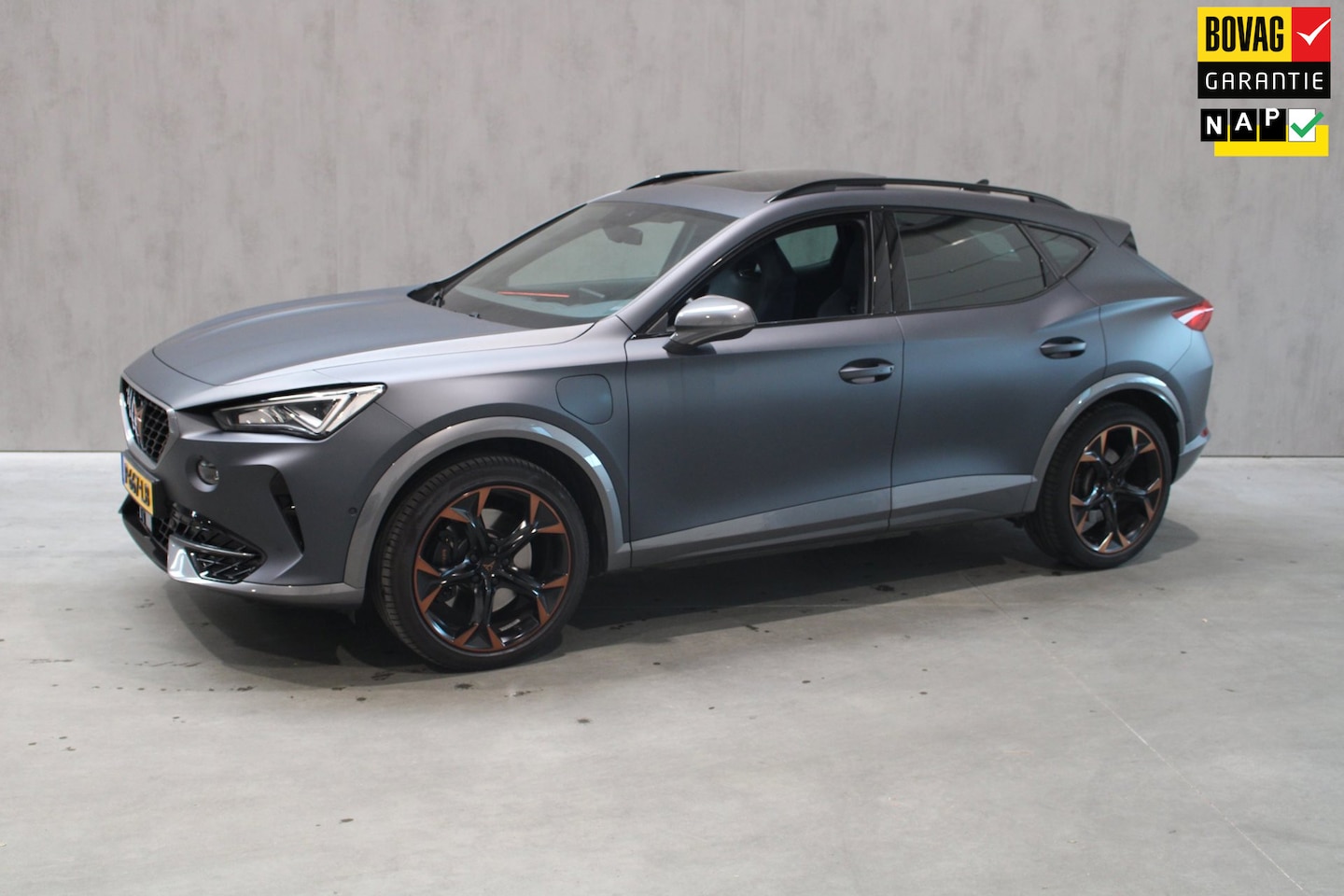CUPRA Formentor - 1.4 e-Hybrid VZ Copper Edition Pano/Leer/Kuipstoelen Memory/Trekhaak Full Option NL Auto - AutoWereld.nl