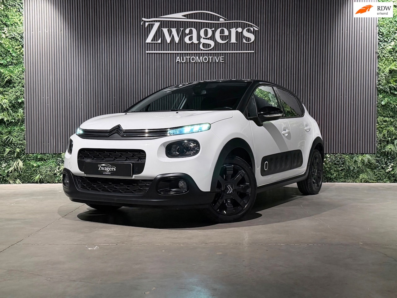 Citroën C3 - 1.2 PureTech S&S Shine | Automaat | Carplay | Navi | Garantie - AutoWereld.nl