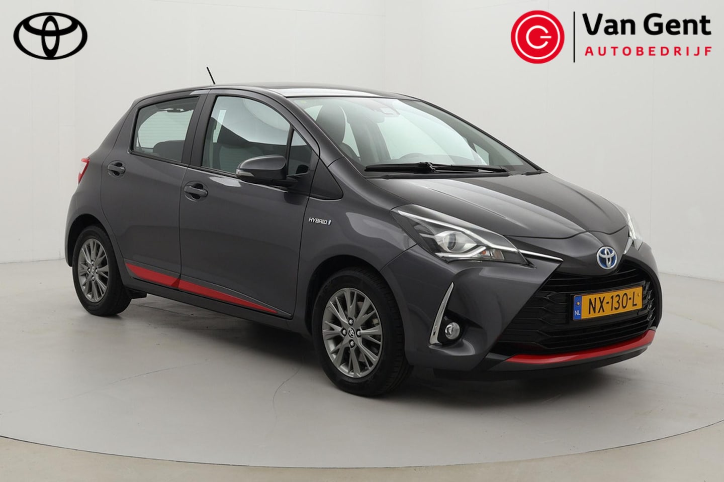 Toyota Yaris - 1.5 Hybrid Design Red | Navigatie | Cruise Control | Clima | Camera | 15 inch | Rijstrooks - AutoWereld.nl
