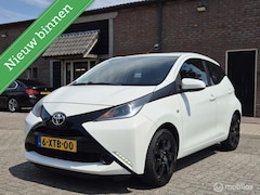 Toyota Aygo - 1.0 VVT-i x-play I Camera I CV I Airco I Cruise I Lichtmetaal