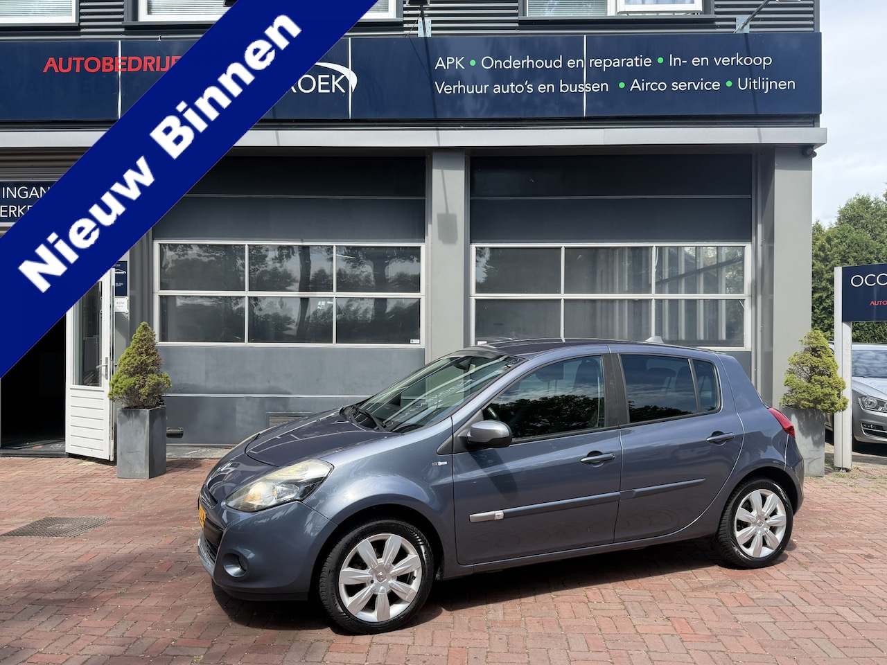 Renault Clio - 1.6 Night & Day Automaat,Navi,16Inch,Cruise,Trekhaak Bj 2011 Km 119.000 Nap 2e eigenaar - AutoWereld.nl