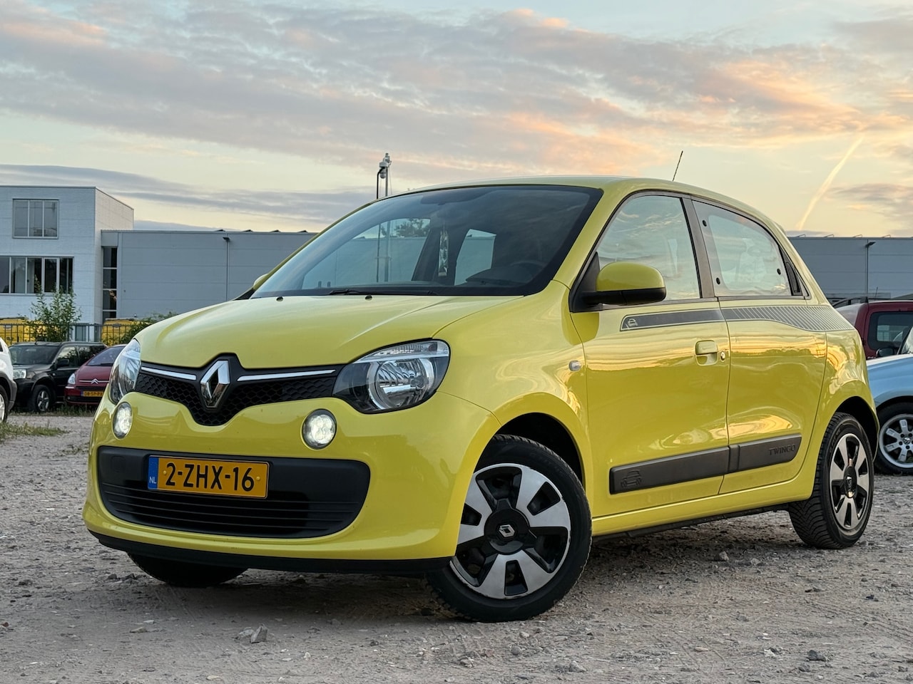 Renault Twingo - 1.0 SCe Expression/CRUISE/KANARIEGEEL - AutoWereld.nl