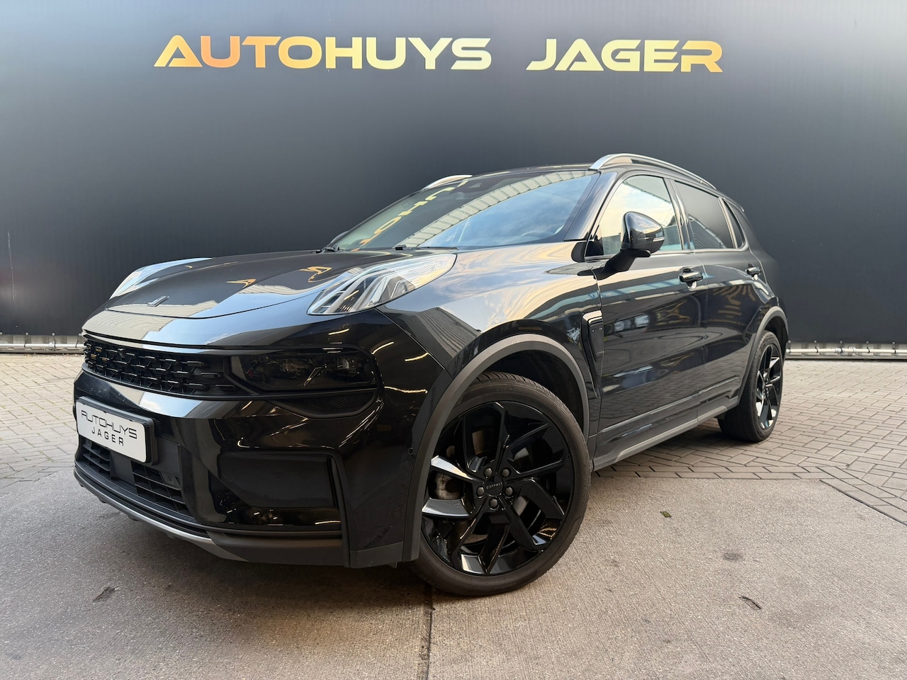 Lynk & Co 01 - 1.5 - Black Pano Carplay Memory stoelen Stoelverwarming - AutoWereld.nl