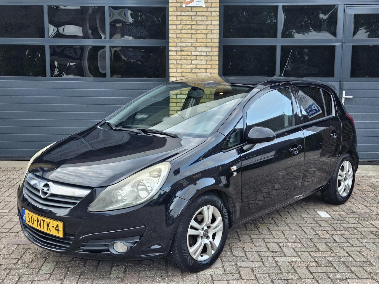 Opel Corsa - 1.3 CDTi Cosmo | HANDEL/EXPORT | Airco | Trekhaak - AutoWereld.nl