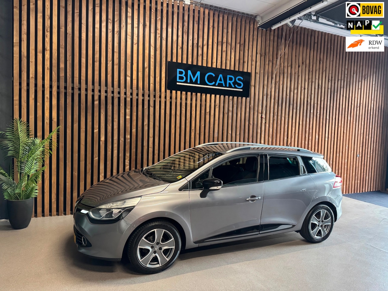Renault Clio Estate - 0.9 TCe Night&Day Airco, Parksensor,Trkhaak - AutoWereld.nl