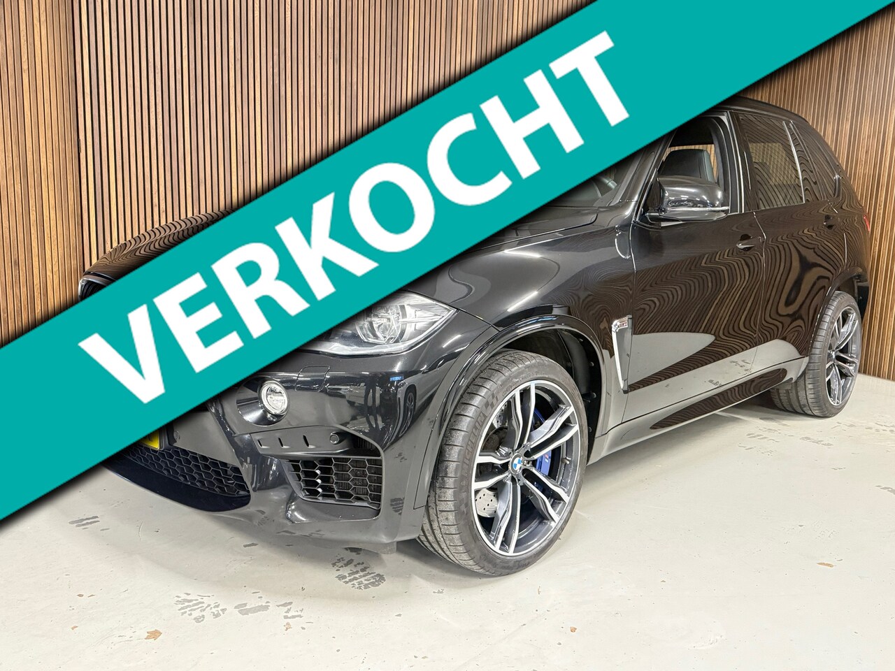 BMW X5 - M - Nwe motor BMW dealer onderhouden - AutoWereld.nl