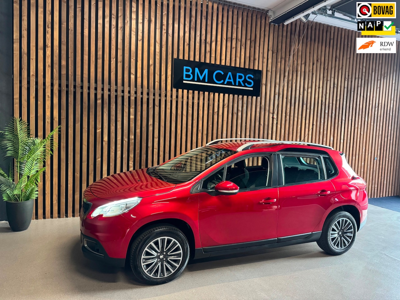 Peugeot 2008 - 1.2 PureTech Blue Lion Airco,Trekhaak,Navigatie - AutoWereld.nl