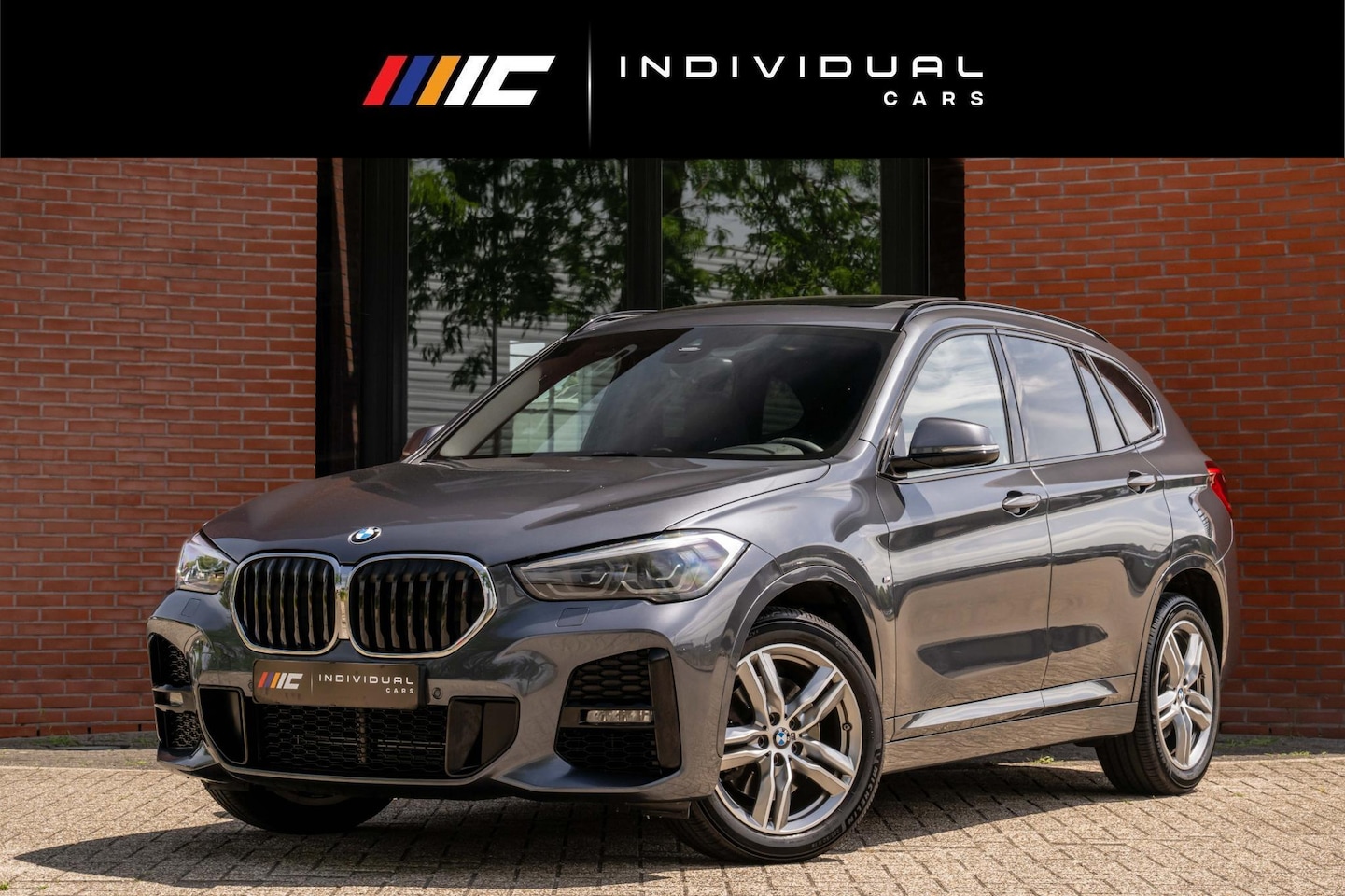 BMW X1 - xDrive20i High Executive M-Sport LED Panorama - AutoWereld.nl