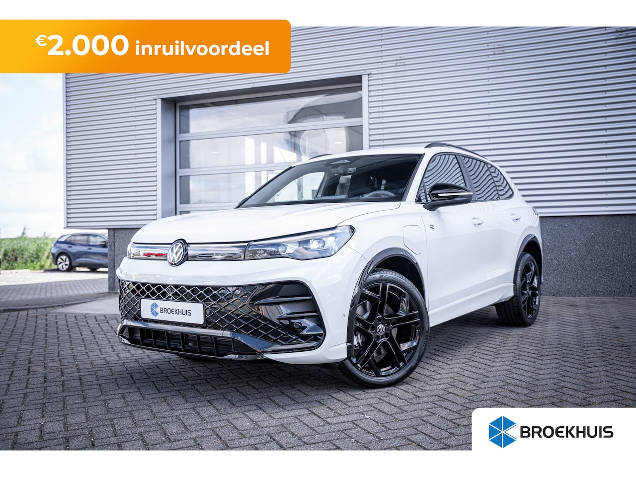 Volkswagen Tiguan - R-Line Edition - eHybrid | 'App-Connect' draadloze smartphone integratie | Automatische af - AutoWereld.nl