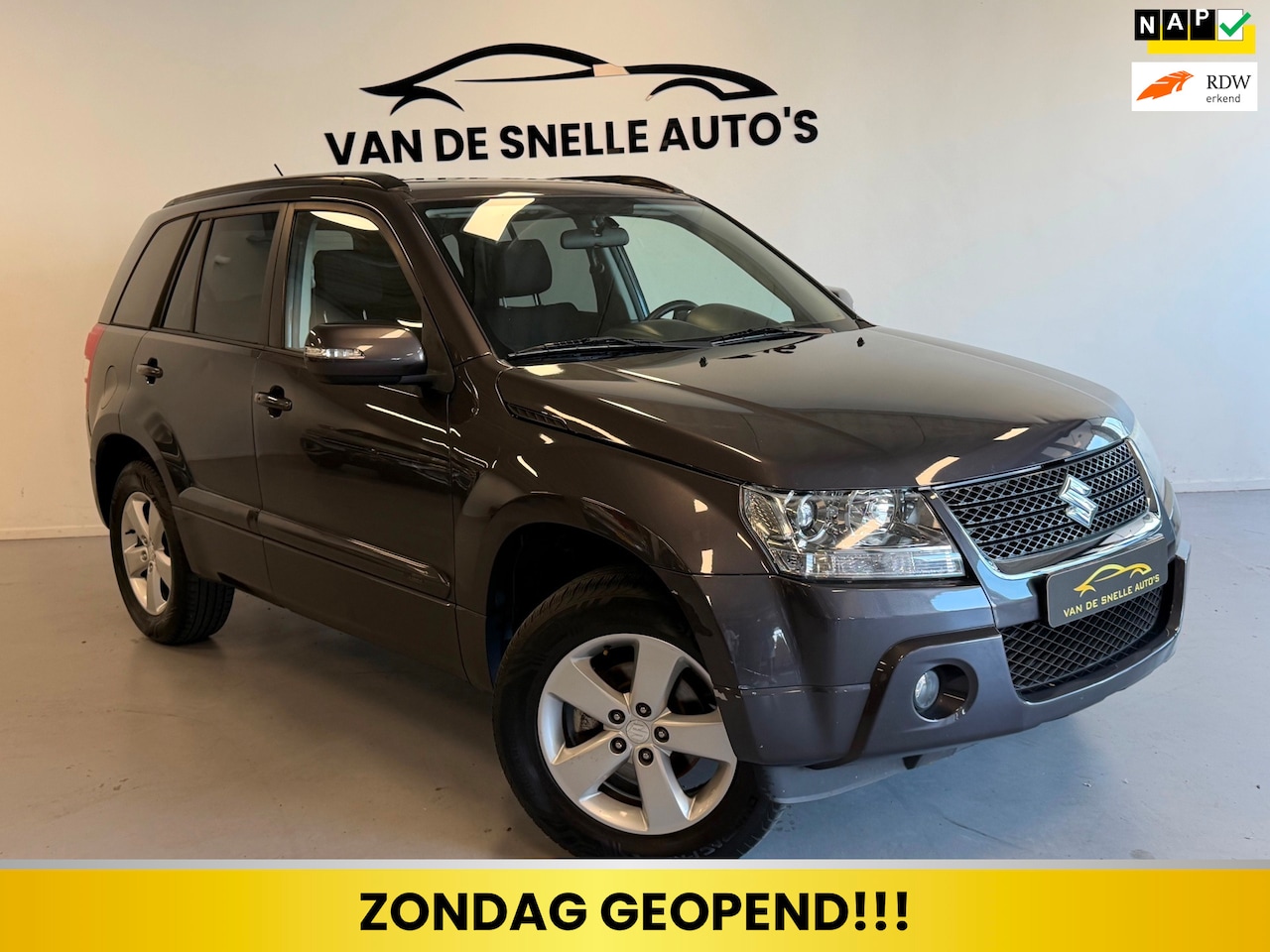 Suzuki Grand Vitara - 2.4 Exclusive CARPLAY/CAMERA/STOELVERW/KEYLESS - AutoWereld.nl