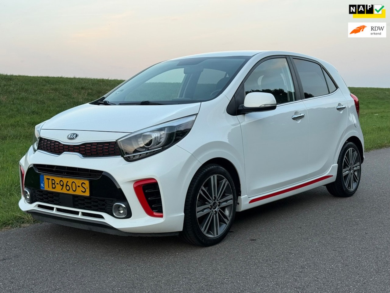 Kia Picanto - 1.2 CVVT GT-Line | Full Option | Apple Carplay | NL-Auto | Leder - AutoWereld.nl