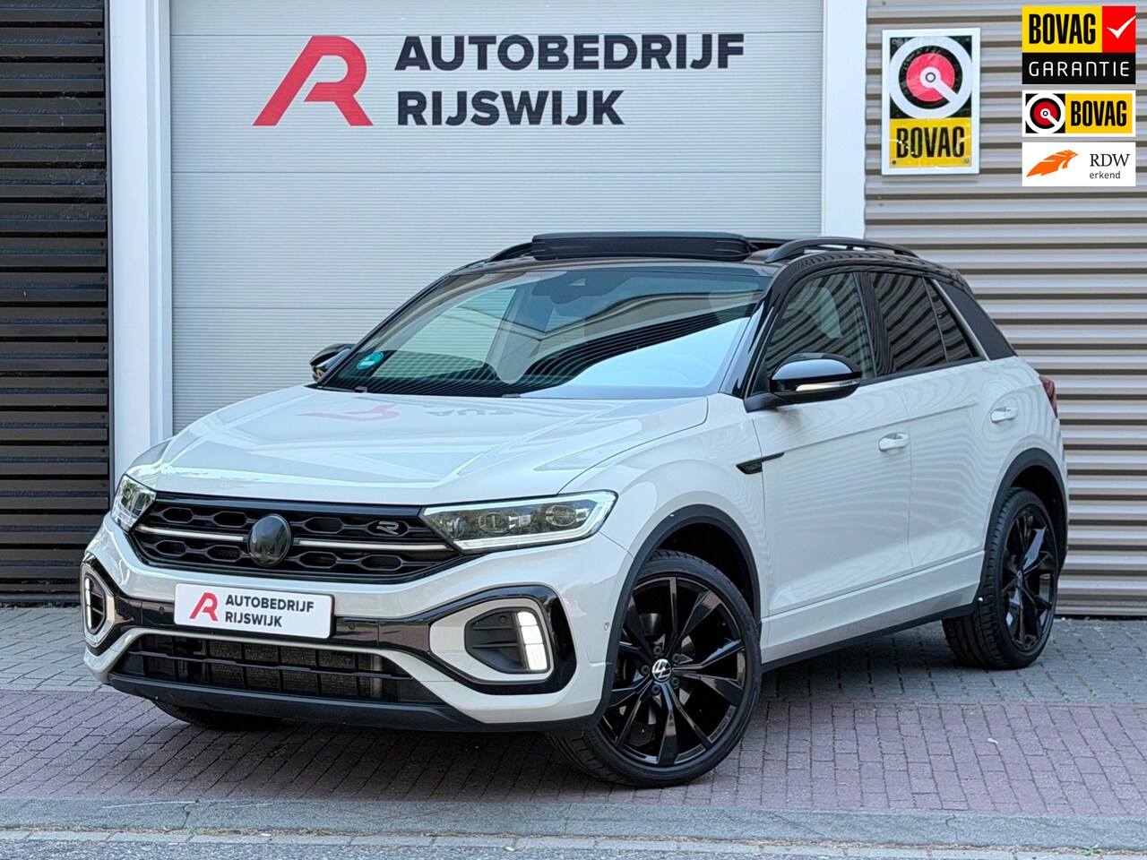 Volkswagen T-Roc - 1.5 TSI 3xR-Line Pano/Beats/Camera/IQ.Light - AutoWereld.nl