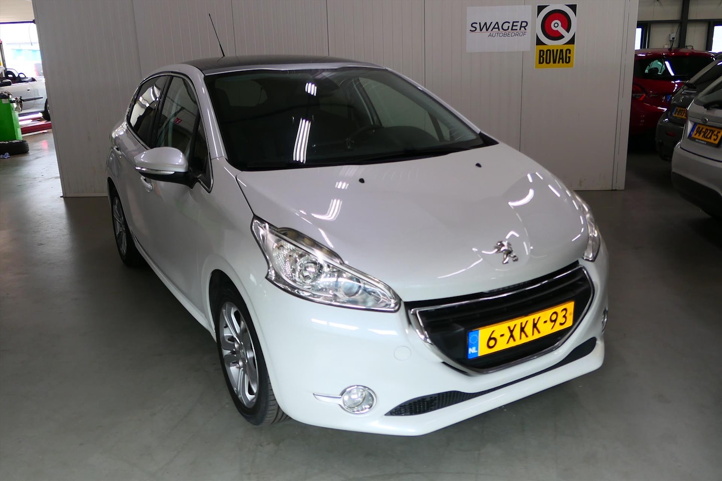Peugeot 208 - 1.2 PureTech 82PK 5D Allure (Goed onderhouden) - AutoWereld.nl