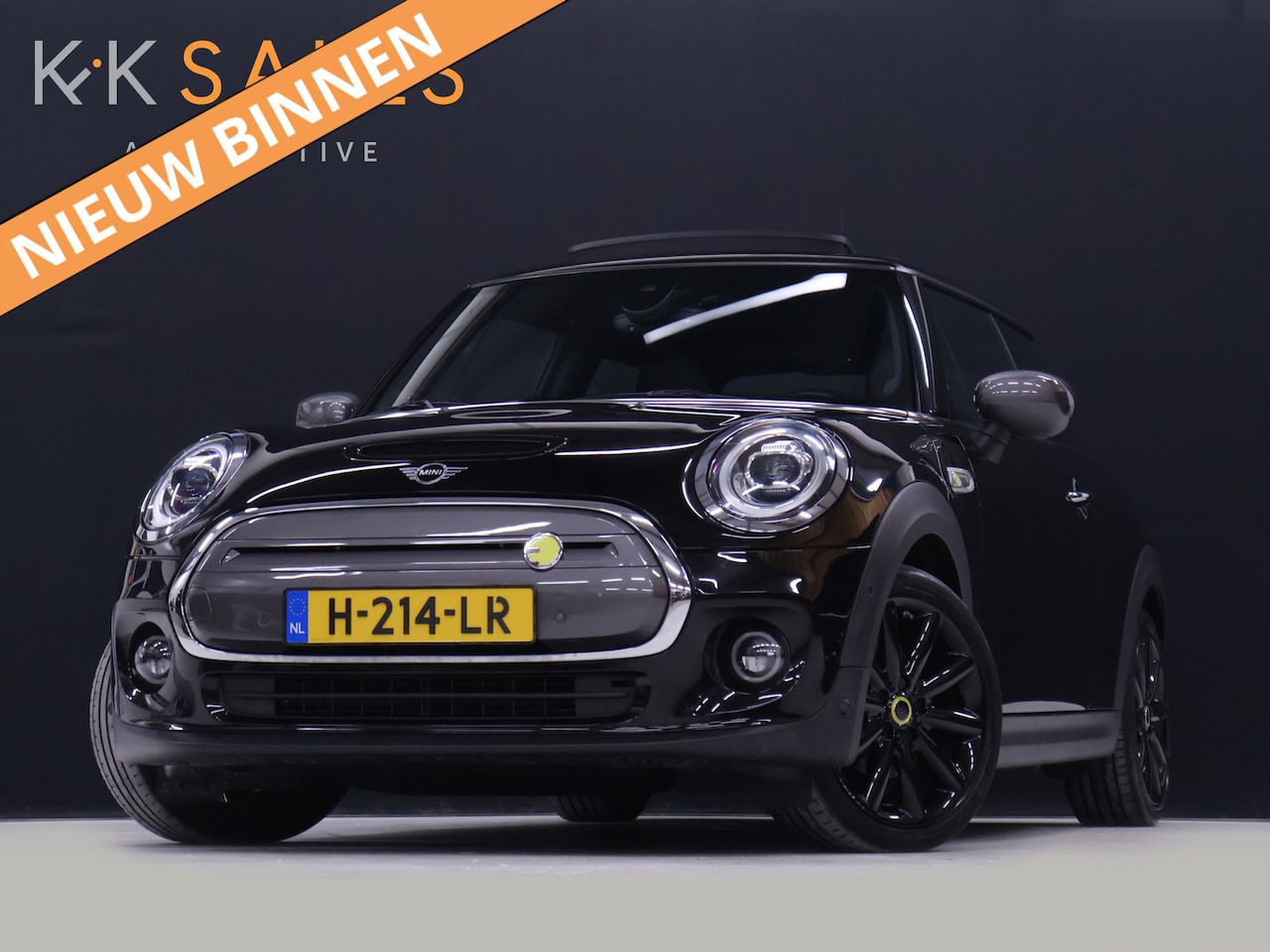 MINI Electric - Yours 33 kWh [SCHUIFDAK, APPLE CARPLAY, CAMERA, HARMAN KARDON, STOELVERWARMING, SPORTSTOEL - AutoWereld.nl