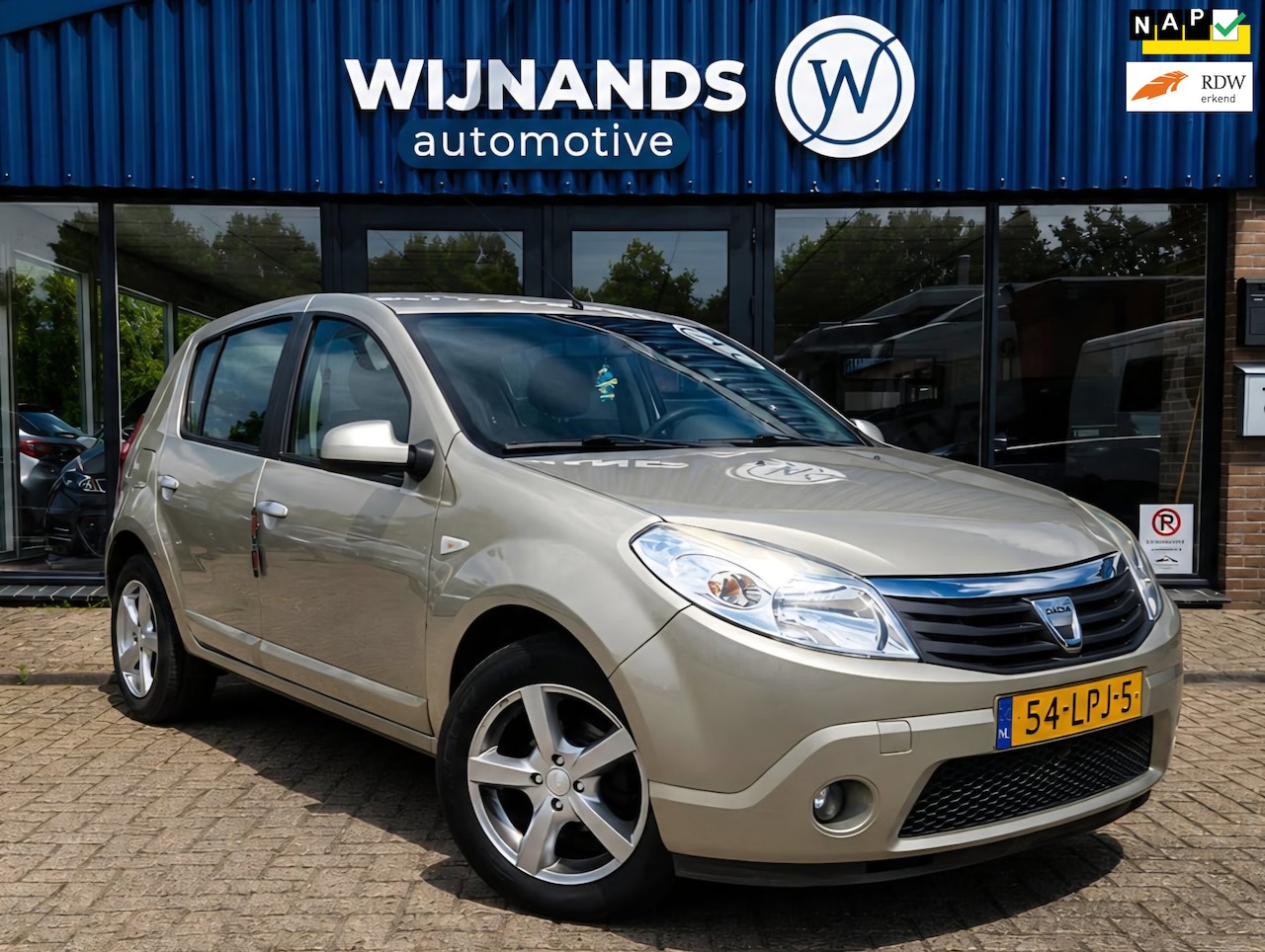 Dacia Sandero - 1.2 Lauréate Airco Elektr ramen Lm Nieuwe APK - AutoWereld.nl