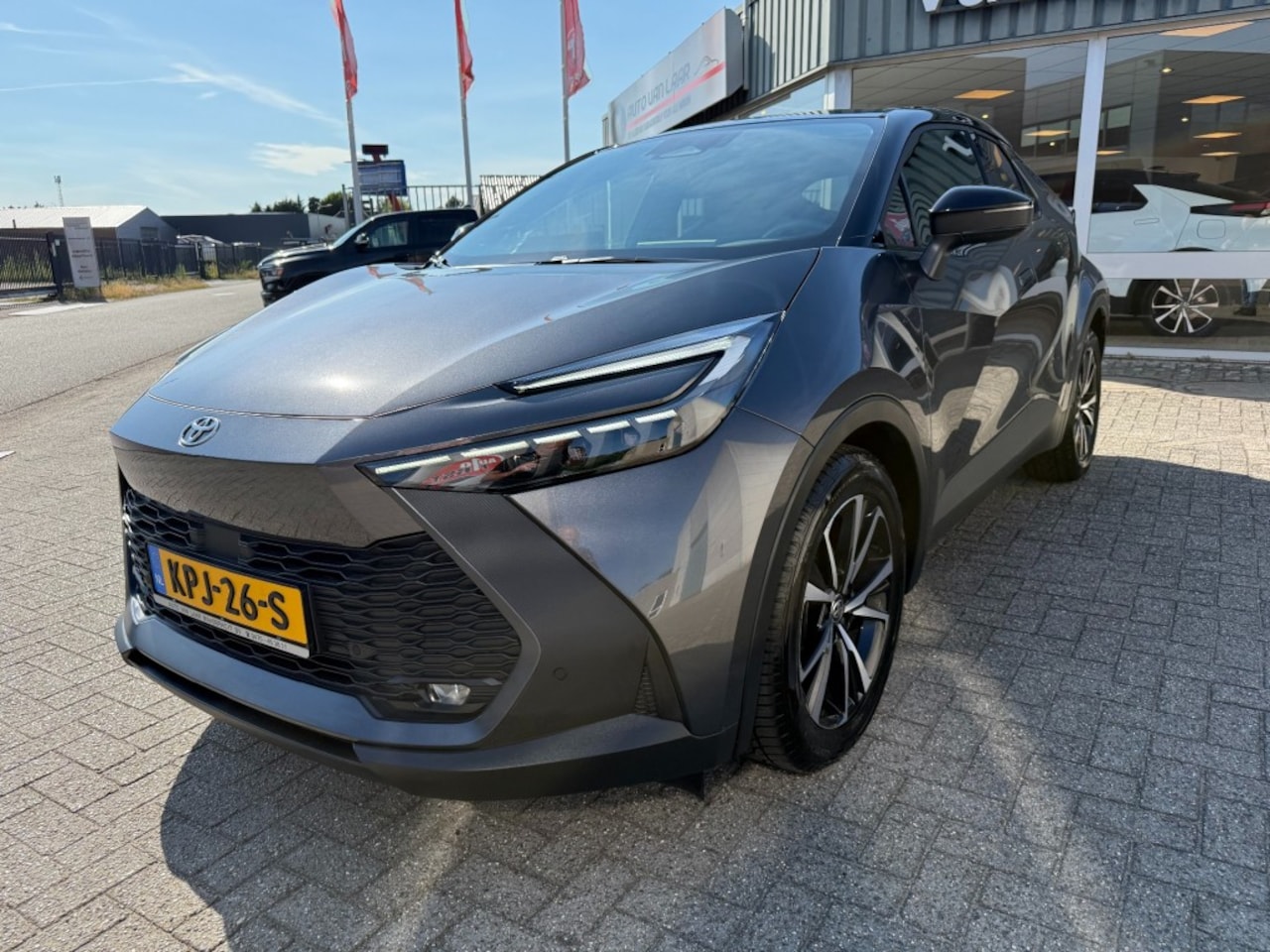 Toyota C-HR - 1.8 Hybrid 140 Dynamic Bi-tone Rijklaar met Garantie - AutoWereld.nl