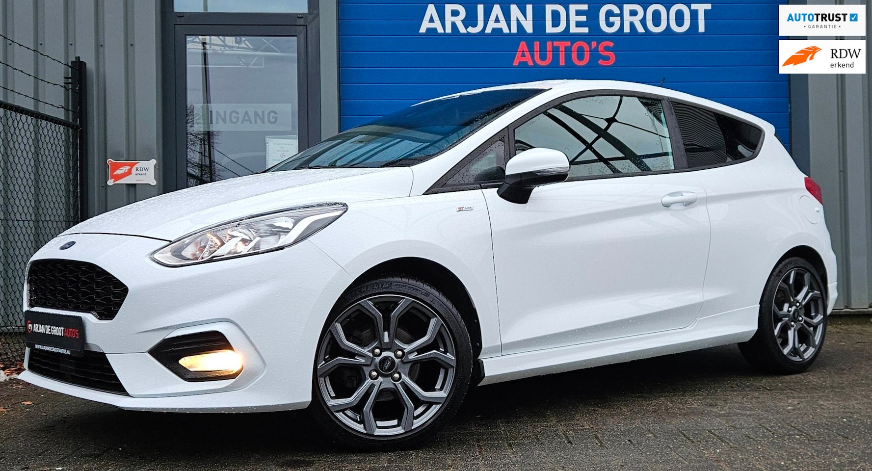 Ford Fiesta - 1.1 86PK ST-Line Airco Carplay® 17" NIEUW MODEL Lane assist - AutoWereld.nl