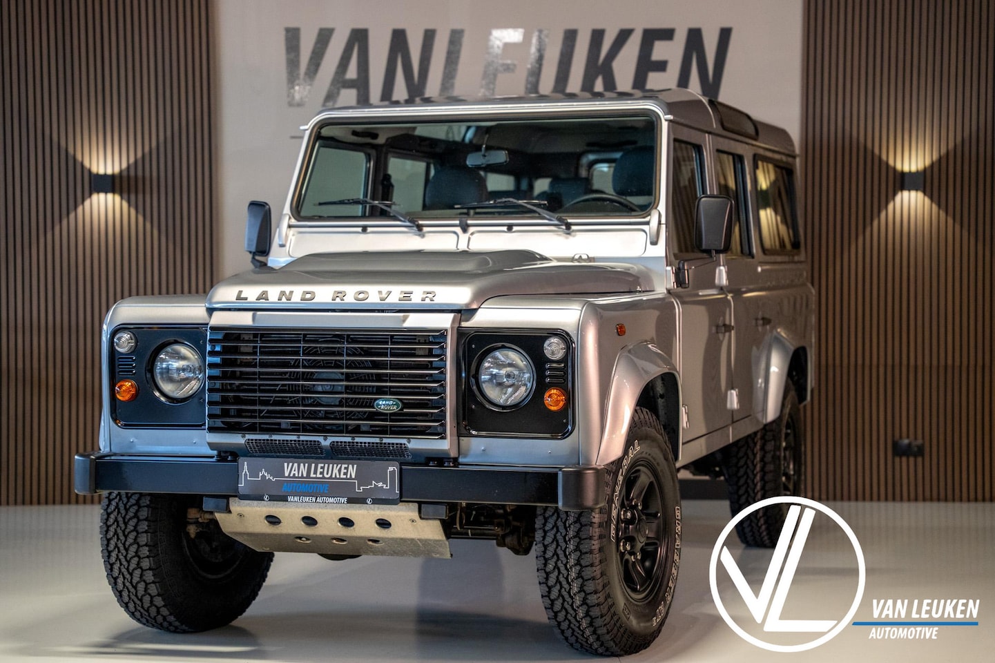Land Rover Defender 110 - 2.2D by Piet boon - AutoWereld.nl